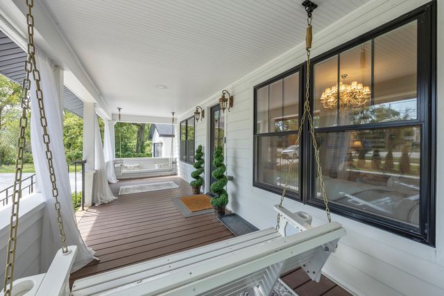 300 Geneva Road, Glen Ellyn, IL 60137