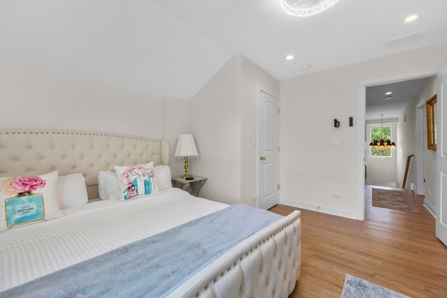 300 Geneva Road, Glen Ellyn, IL 60137