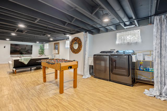 300 Geneva Road, Glen Ellyn, IL 60137