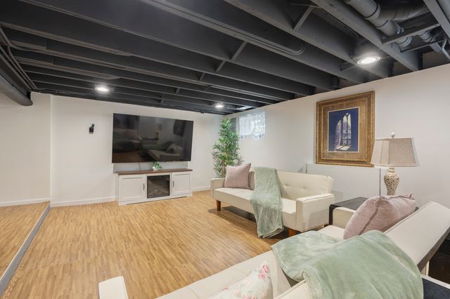 300 Geneva Road, Glen Ellyn, IL 60137