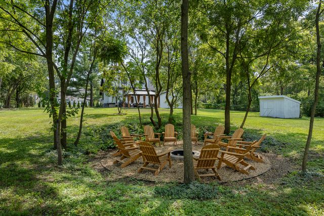 300 Geneva Road, Glen Ellyn, IL 60137