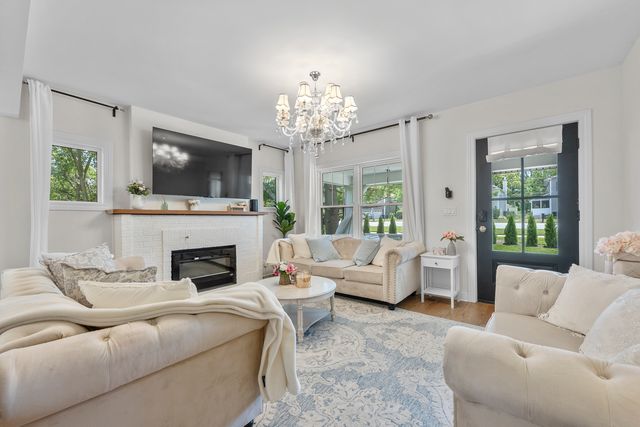 300 Geneva Road, Glen Ellyn, IL 60137