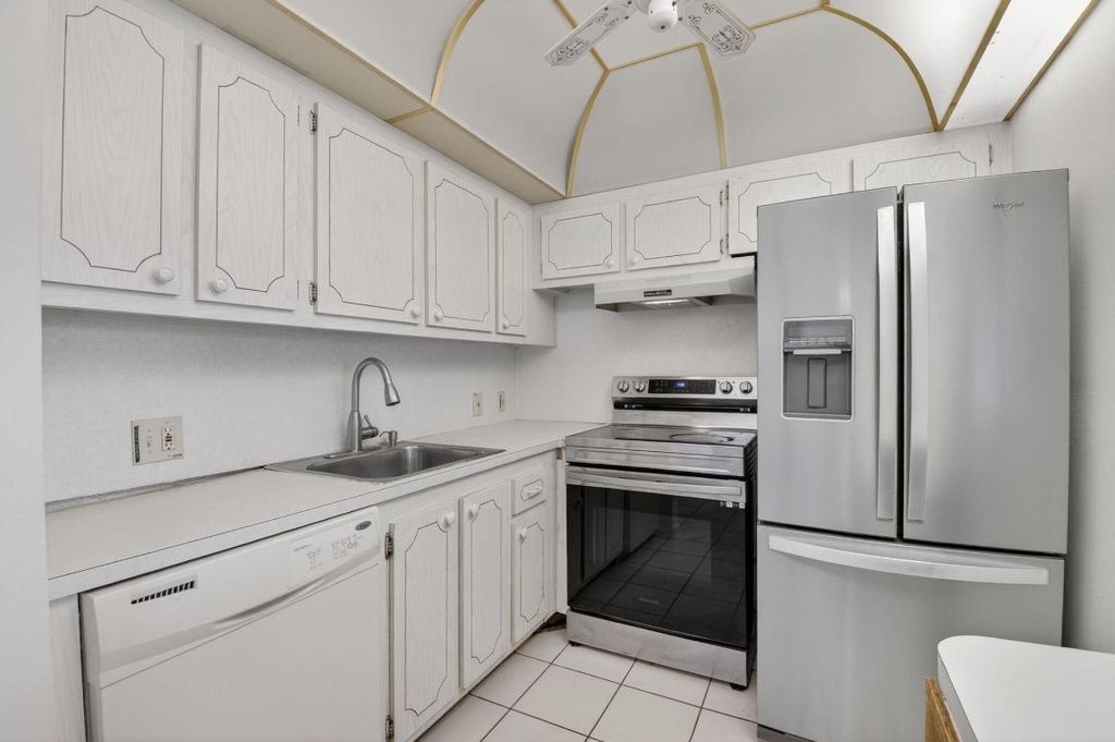 Image 12 of property listing at 167 Preston D 167, Boca Raton, FL 33434