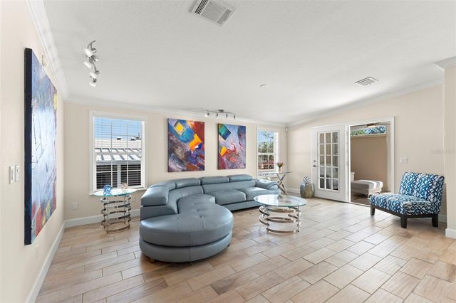 7300 AMERICANA DRIVE NE 143, St Petersburg, FL 33702