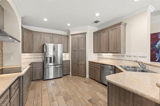 7300 AMERICANA DRIVE NE 143, St Petersburg, FL 33702