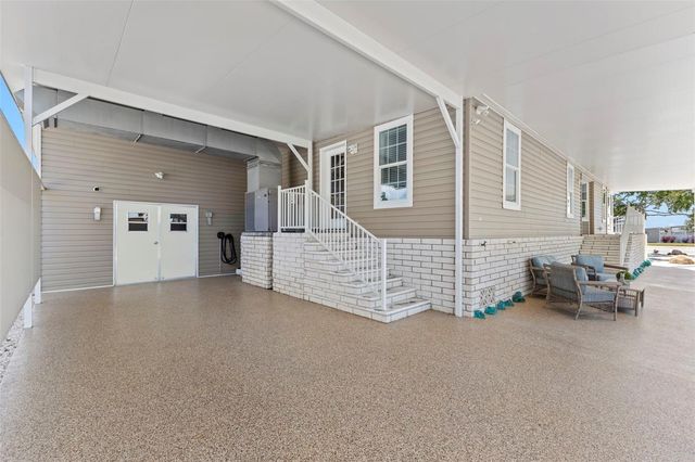 7300 AMERICANA DRIVE NE 143, St Petersburg, FL 33702