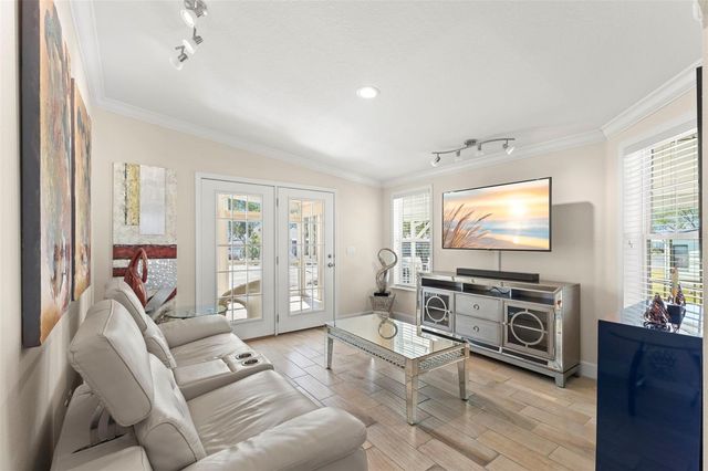 7300 AMERICANA DRIVE NE 143, St Petersburg, FL 33702