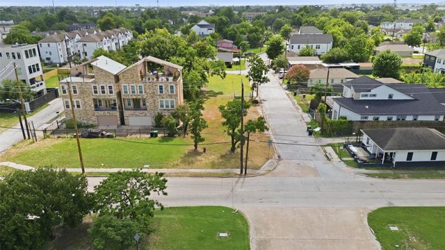 4411 & 4407 Sharon Street, Houston, TX 77020