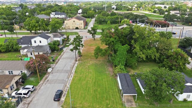 4411 & 4407 Sharon Street, Houston, TX 77020