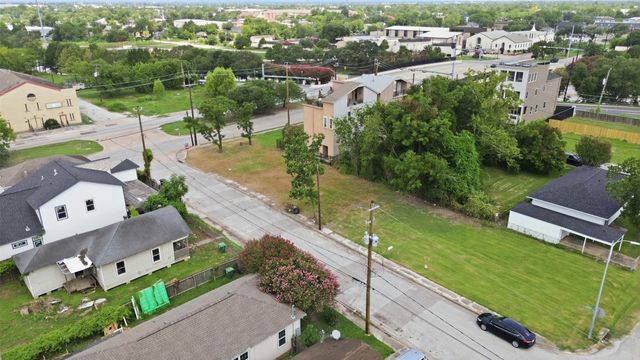 4411 & 4407 Sharon Street, Houston, TX 77020