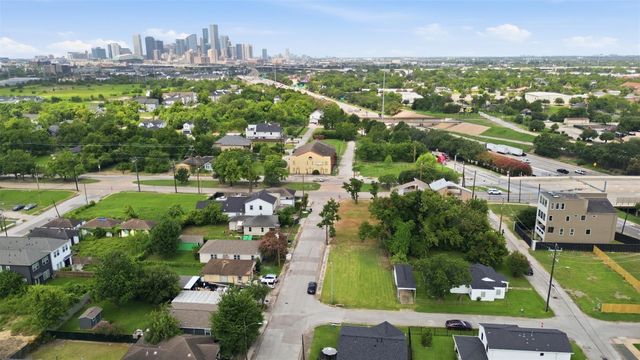 4411 & 4407 Sharon Street, Houston, TX 77020