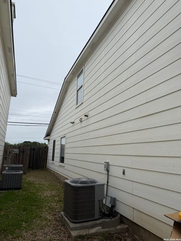 10235 Southcreek, Converse, TX 78109