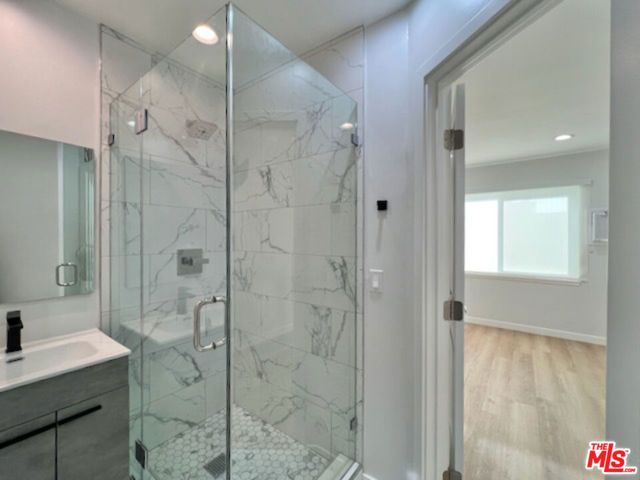 901 S Barrington Avenue, Los Angeles, CA 90049