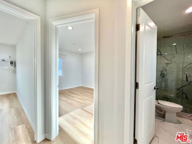901 S Barrington Avenue, Los Angeles, CA 90049