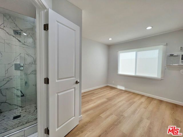 901 S Barrington Avenue, Los Angeles, CA 90049