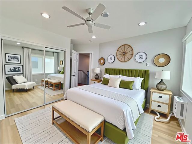 901 S Barrington Avenue, Los Angeles, CA 90049