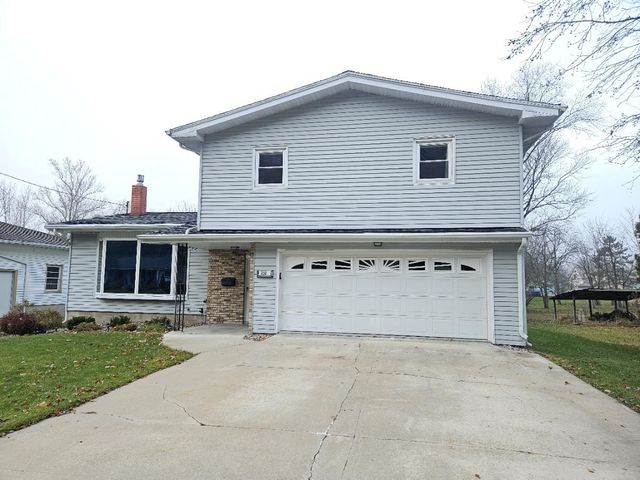 202 Wisconsin Street, Wonewoc, WI 53968