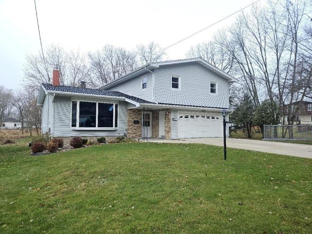 202 Wisconsin Street, Wonewoc, WI 53968