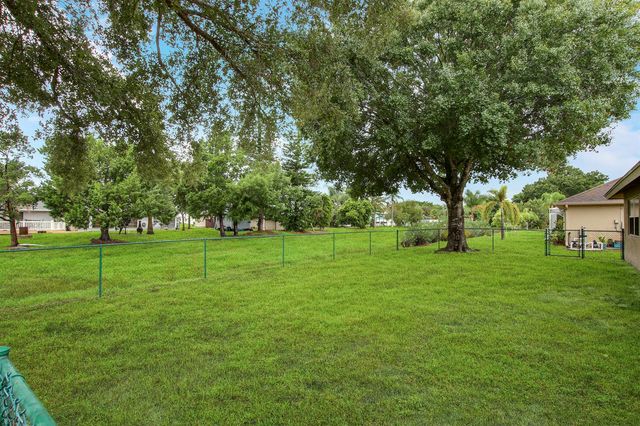 1198 SE Petunia Avenue, Port St. Lucie, FL 34952