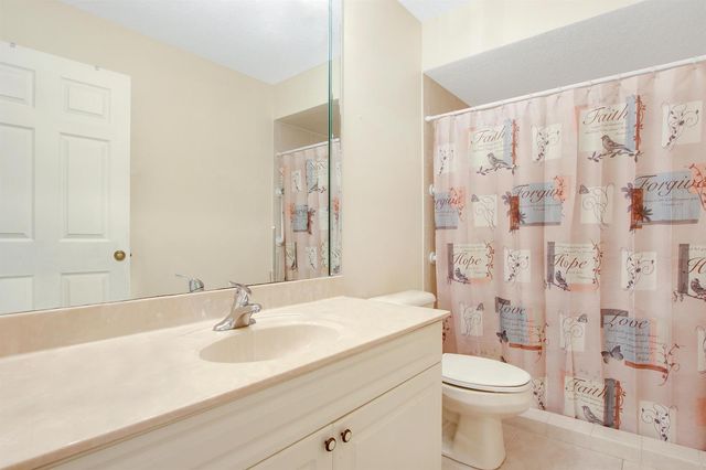 1198 SE Petunia Avenue, Port St. Lucie, FL 34952