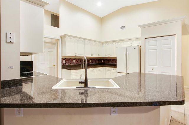 1198 SE Petunia Avenue, Port St. Lucie, FL 34952