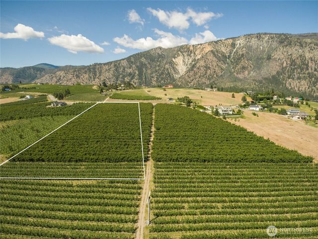 984 Loop Avenue, Manson, WA 98831