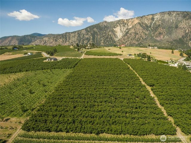 984 Loop Avenue, Manson, WA 98831