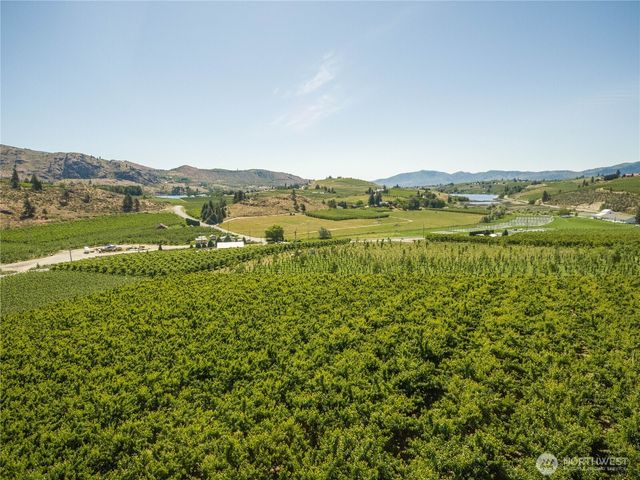 984 Loop Avenue, Manson, WA 98831