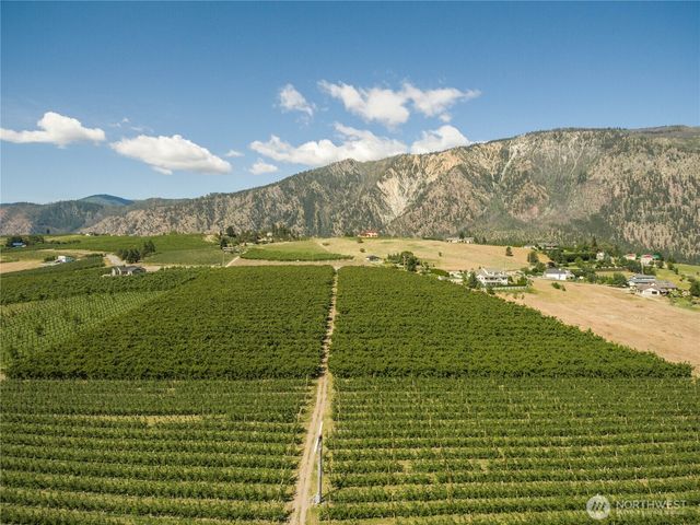 984 Loop Avenue, Manson, WA 98831