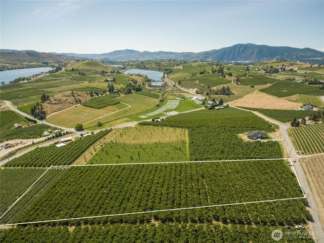 984 Loop Avenue, Manson, WA 98831