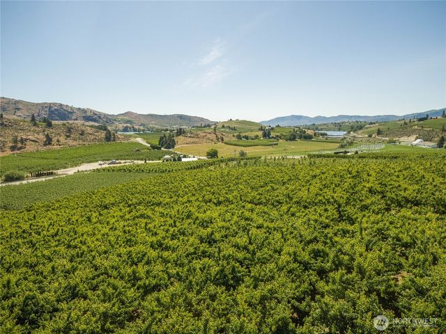 984 Loop Avenue, Manson, WA 98831