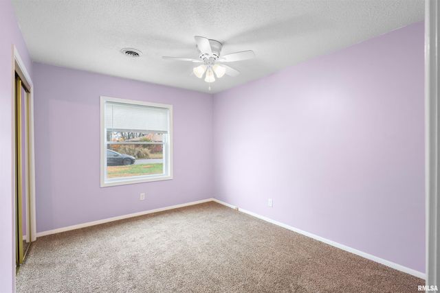 1008 OAKWOOD Lane, Marion, IL 62959