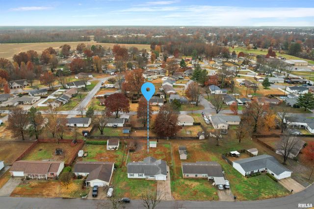 1008 OAKWOOD Lane, Marion, IL 62959