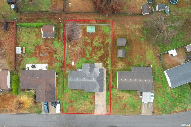 1008 OAKWOOD Lane, Marion, IL 62959