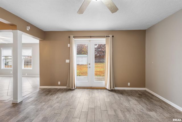 1008 OAKWOOD Lane, Marion, IL 62959