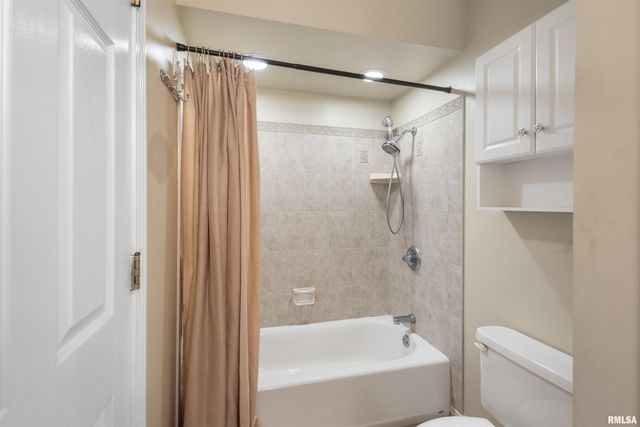 1008 OAKWOOD Lane, Marion, IL 62959