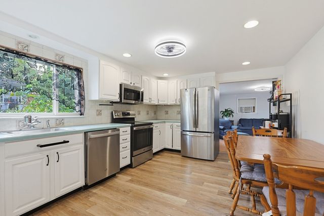 62 Trefton Dr, Braintree, MA 02184