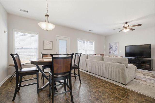 25 Village Glen, Dallas, GA 30157