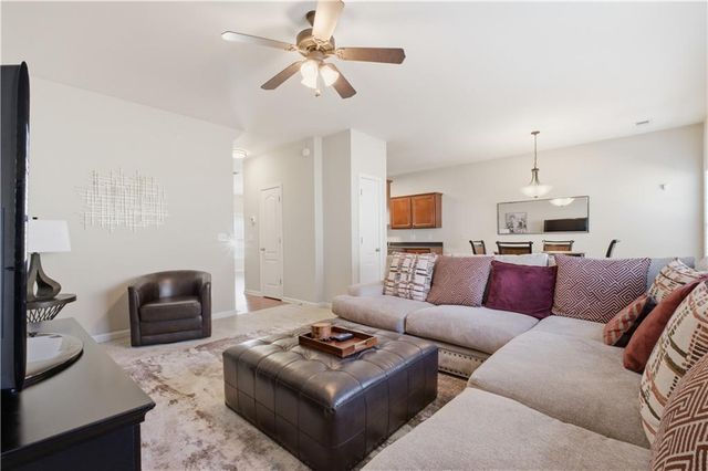 25 Village Glen, Dallas, GA 30157