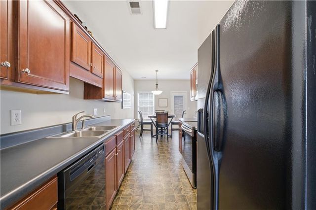 25 Village Glen, Dallas, GA 30157