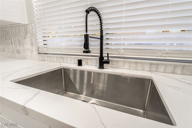 6465 Scotch Pine Circle, Las Vegas, NV 89146