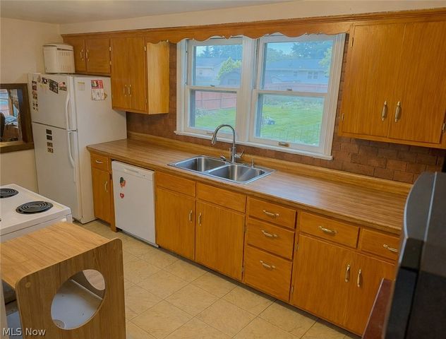 4715 New Road, Youngstown, OH 44515