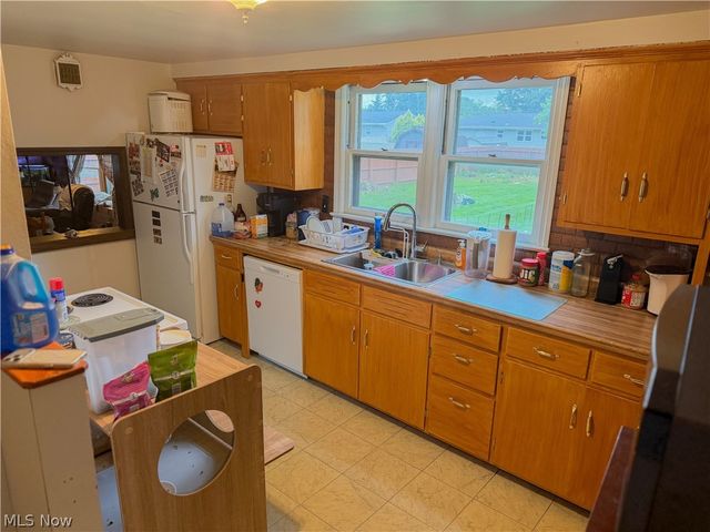 4715 New Road, Youngstown, OH 44515