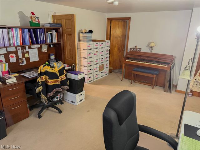 4715 New Road, Youngstown, OH 44515