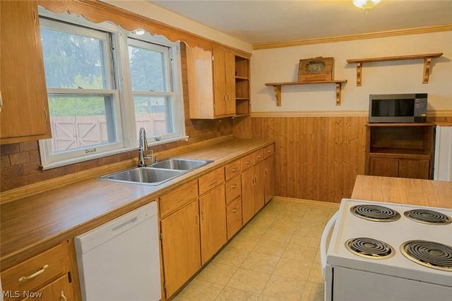 4715 New Road, Youngstown, OH 44515