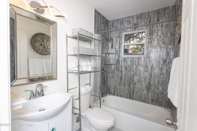1926 Wrocklage Ave Rear, Louisville, KY 40205