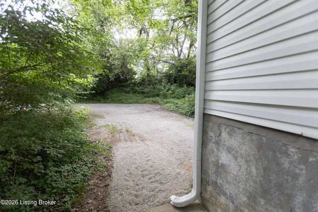 1926 Wrocklage Ave Rear, Louisville, KY 40205