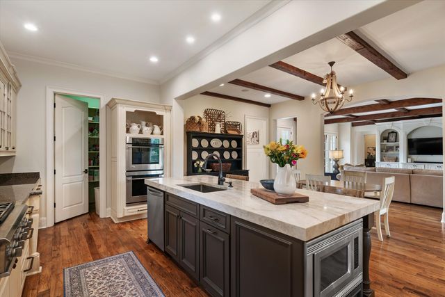 1328 BRIDGEPOINTE DR, Collierville, TN 38017