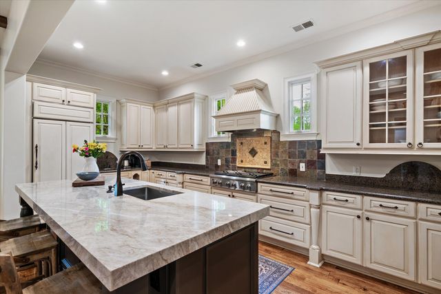 1328 BRIDGEPOINTE DR, Collierville, TN 38017