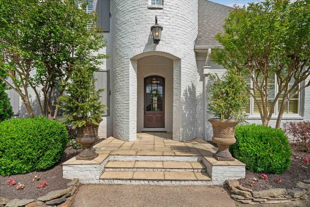 1328 BRIDGEPOINTE DR, Collierville, TN 38017